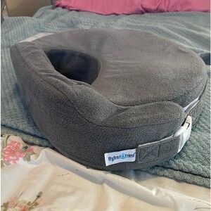My Breastfriend Breastfeeding pillow
